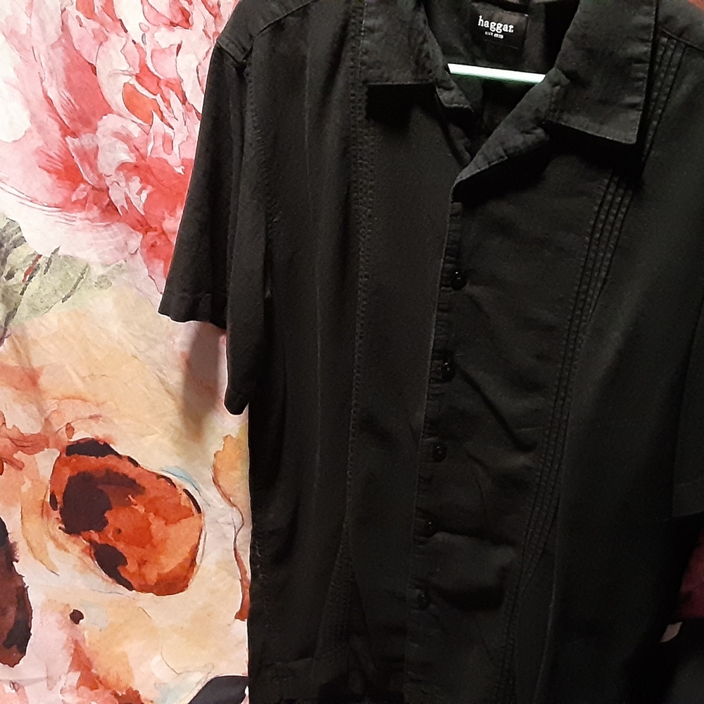 Black button up lounge lady magnet